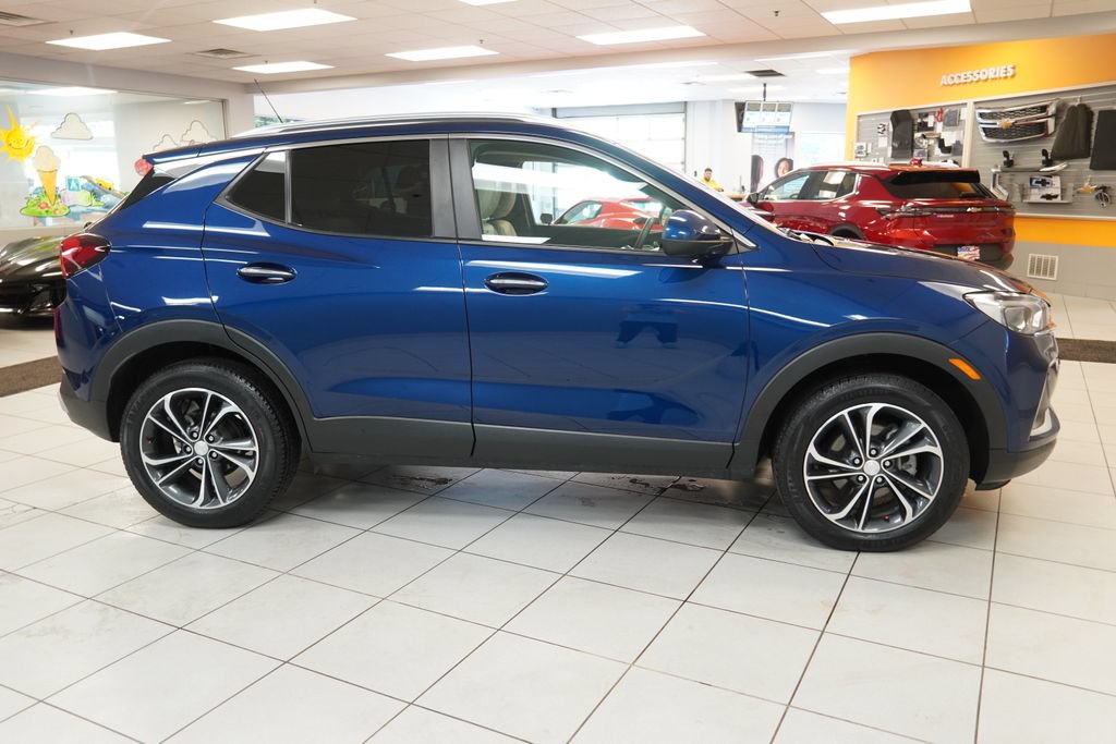 Used 2022 Buick Encore GX Select AWD/4WD image 13