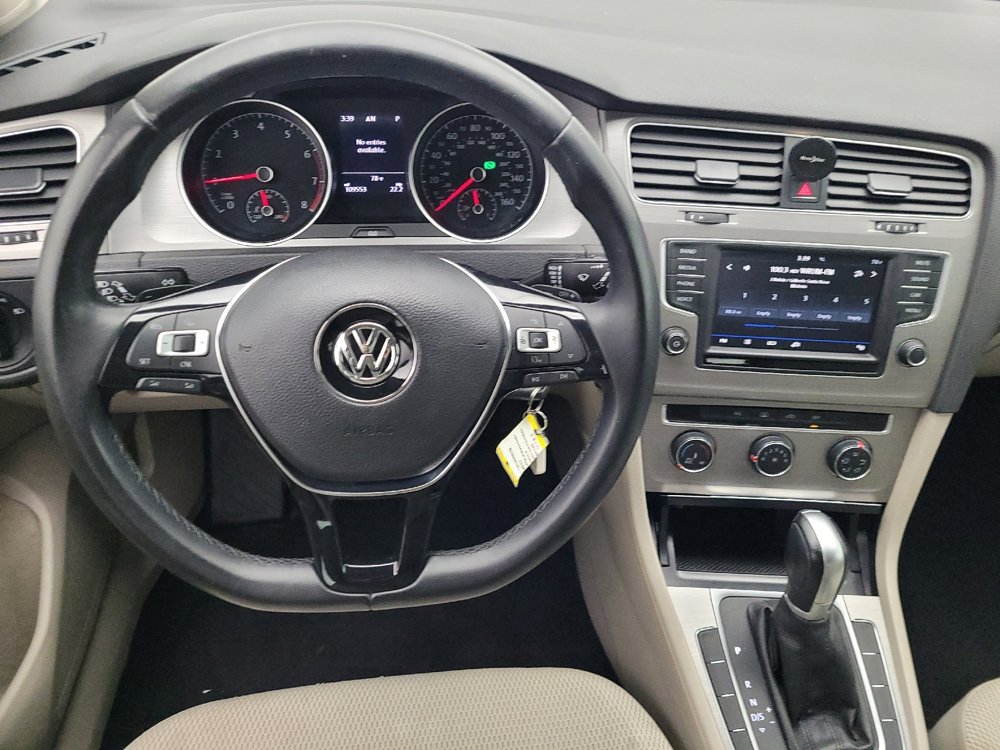Used 2017 Volkswagen Golf S image 22