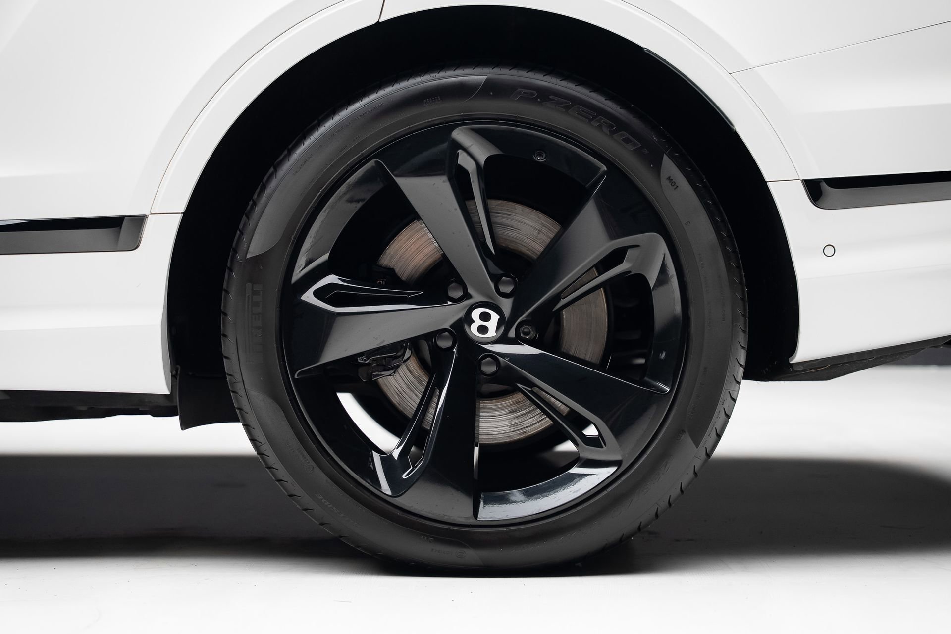 Used 2021 Bentley Bentayga Plug-In Hybrid AWD/4WD image 20