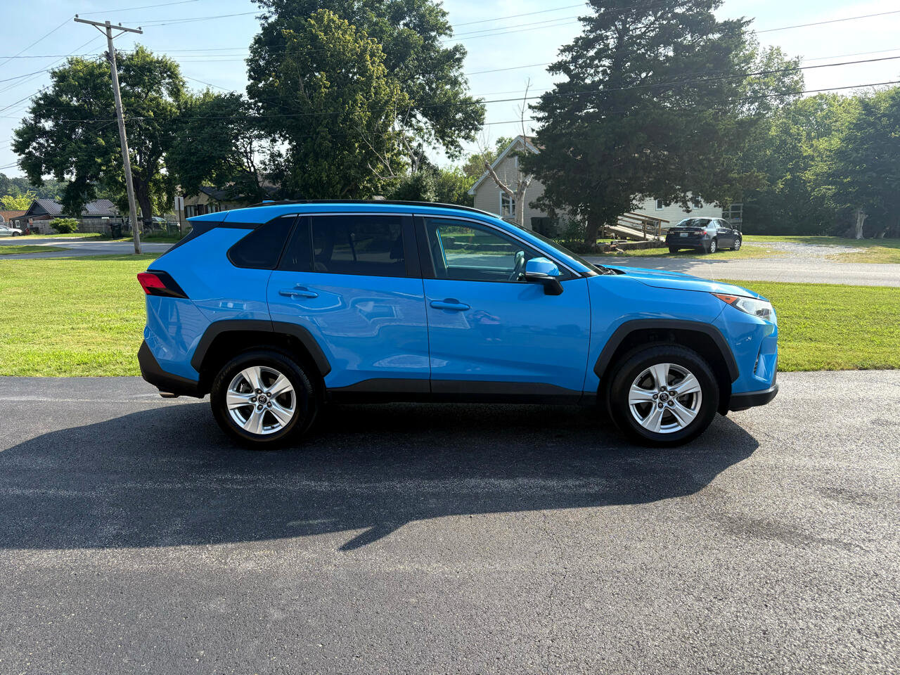 Used 2021 Toyota RAV4 XLE image 5