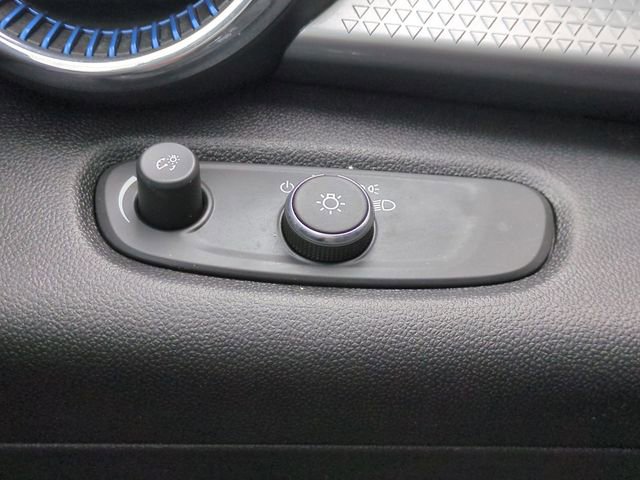 Used 2025 Chevrolet Trax LT FWD image 17