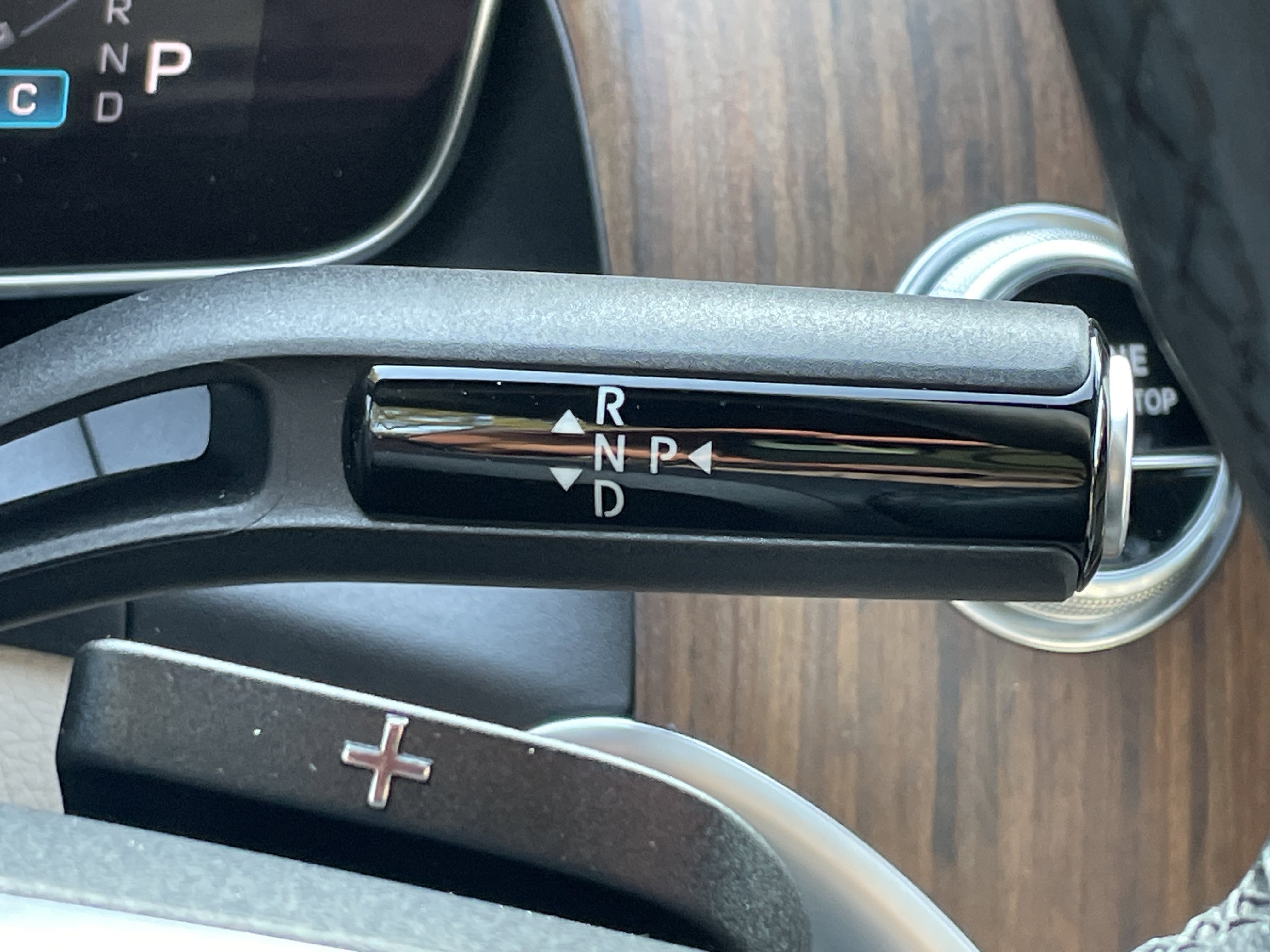 Used 2024 Mercedes-Benz GLC 300 4MATIC image 30