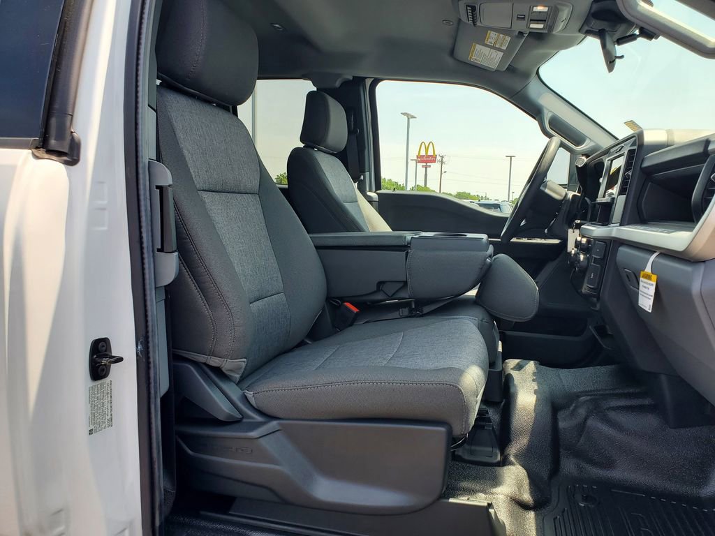 New 2025 Ford F450 XL w/ XL Chrome Package image 18