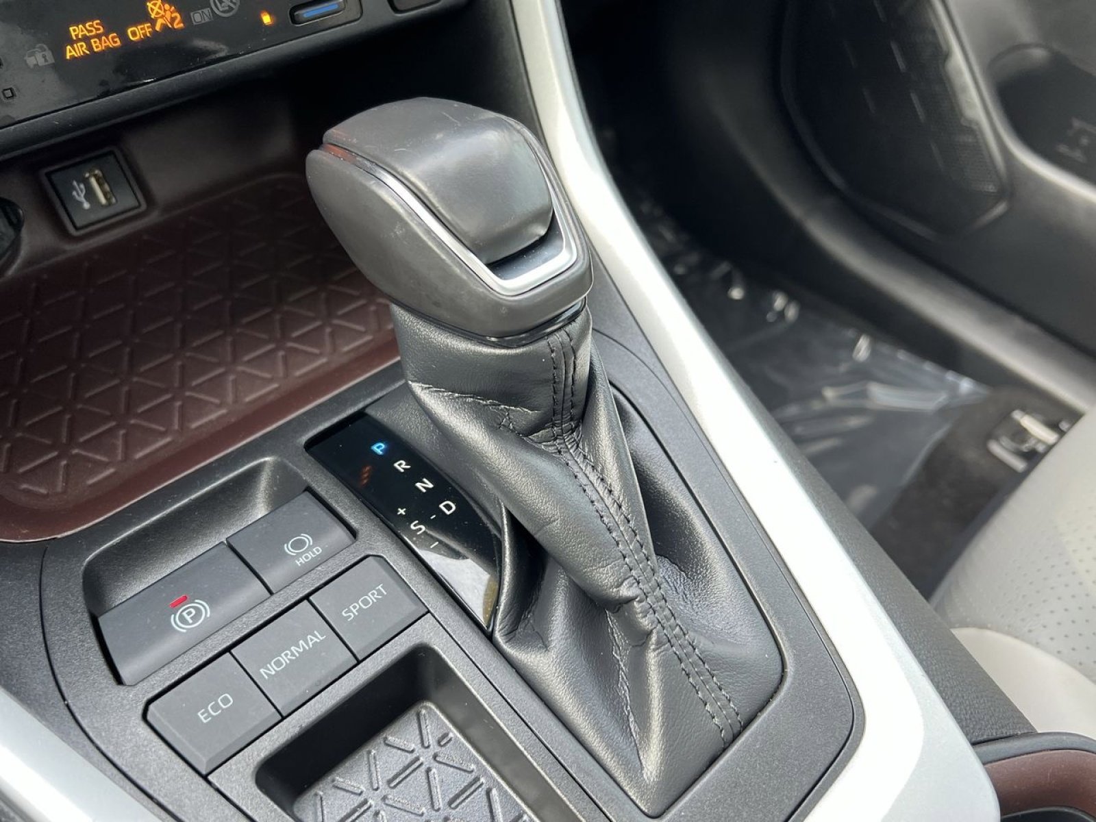 Used 2023 Toyota RAV4 Limited w/ Limited Grade Weather Package image 19