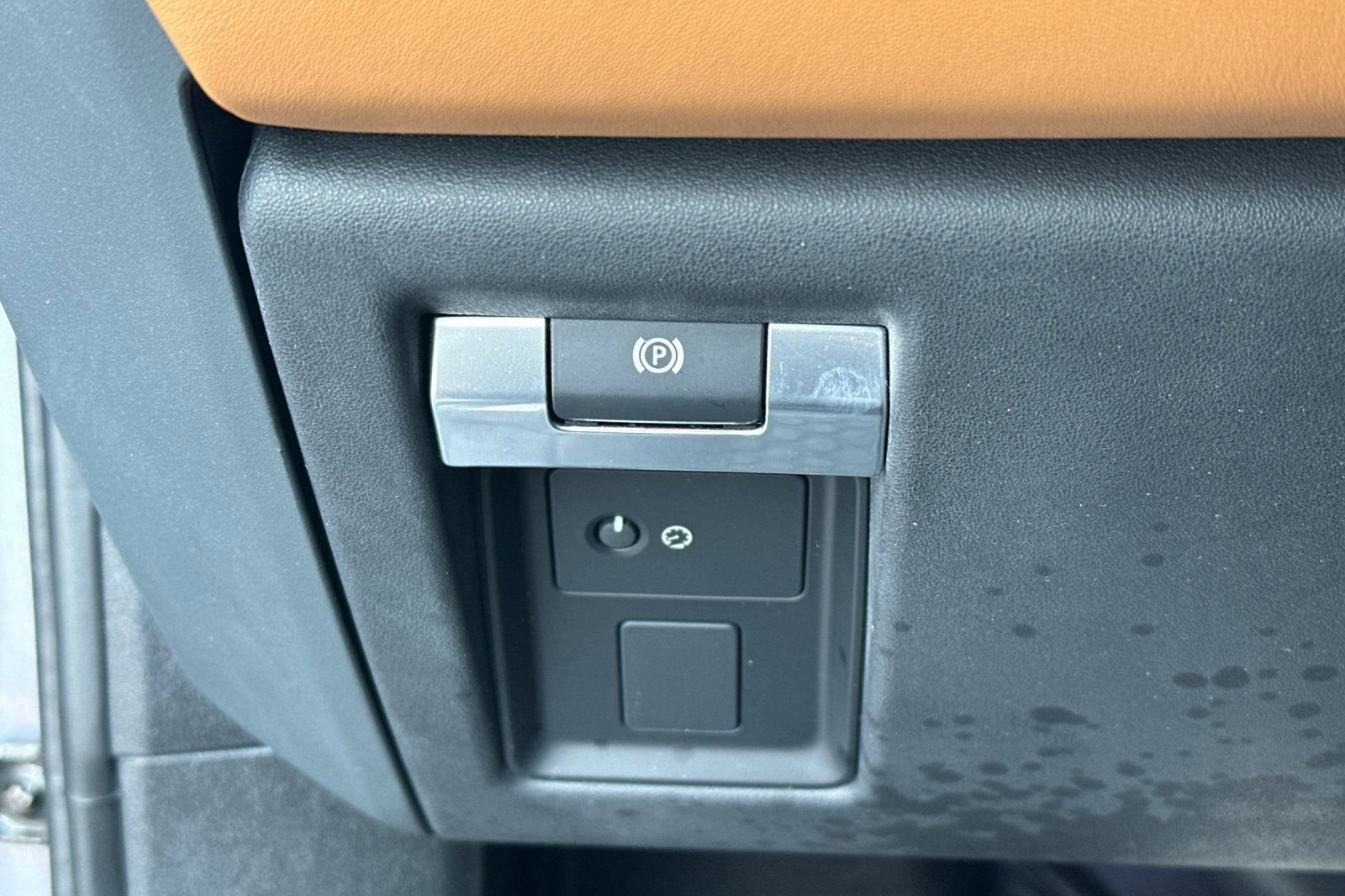 Used 2020 Land Rover Defender 110 X AWD/4WD image 33