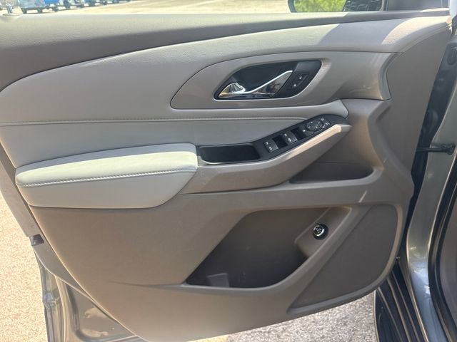 Used 2020 Chevrolet Traverse LT w/ LPO, 'HIT The Road' Package AWD/4WD image 13