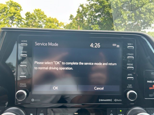 Used 2022 Toyota Highlander XLE AWD/4WD image 23