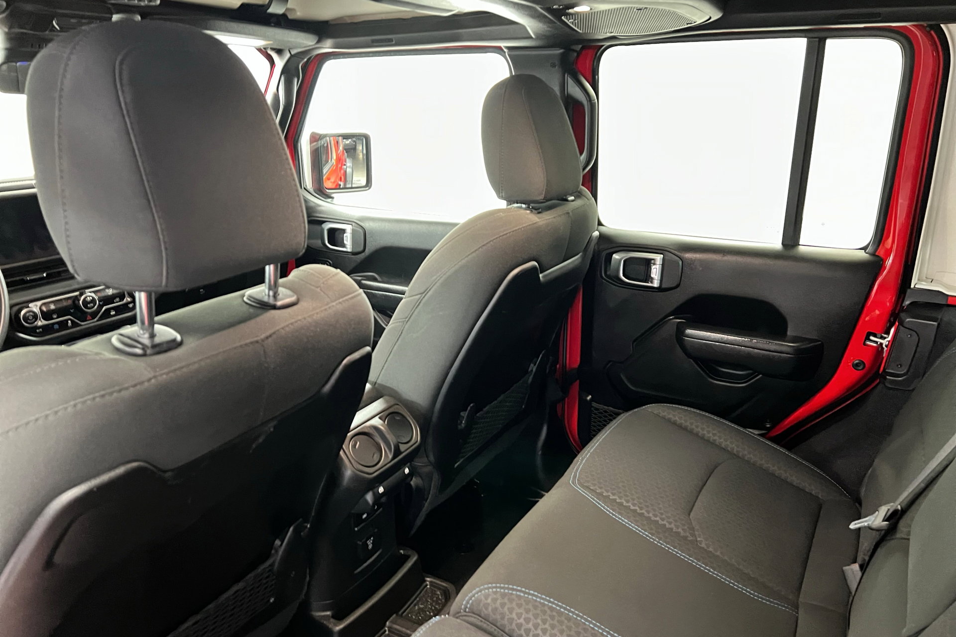 Used 2024 Jeep Wrangler Unlimited Rubicon 4xe image 19