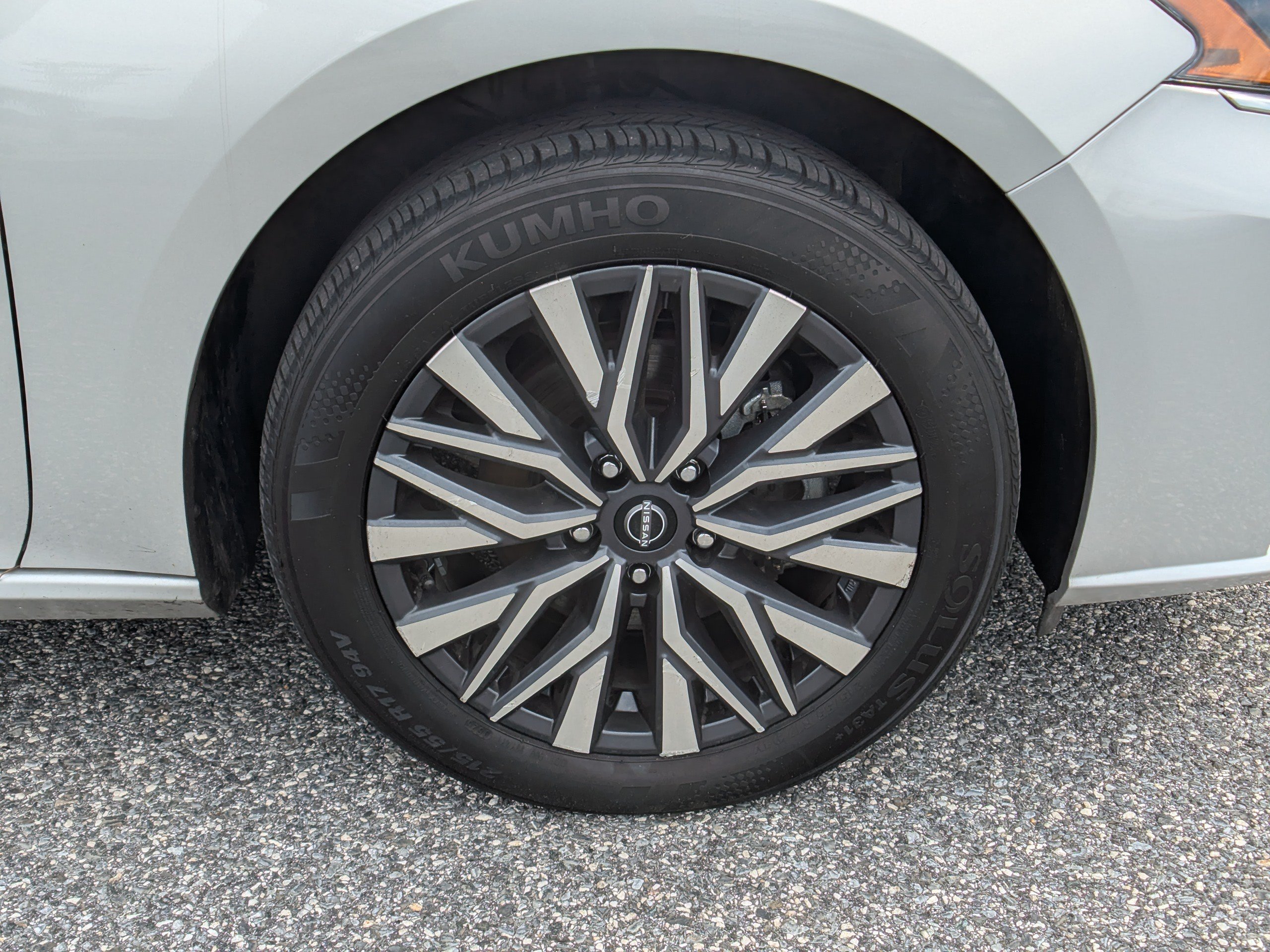 Used 2025 Nissan Altima 2.5 SV AWD/4WD image 11