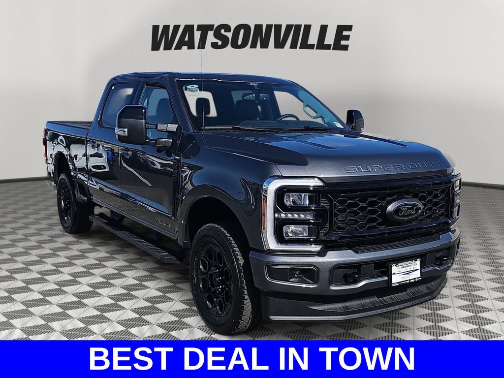 New 2026 Ford F250 Lariat w/ Black Appearance Package