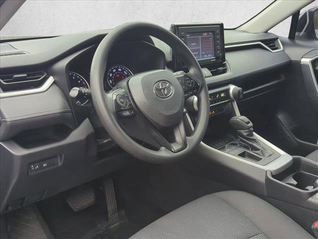 Used 2021 Toyota RAV4 LE image 9