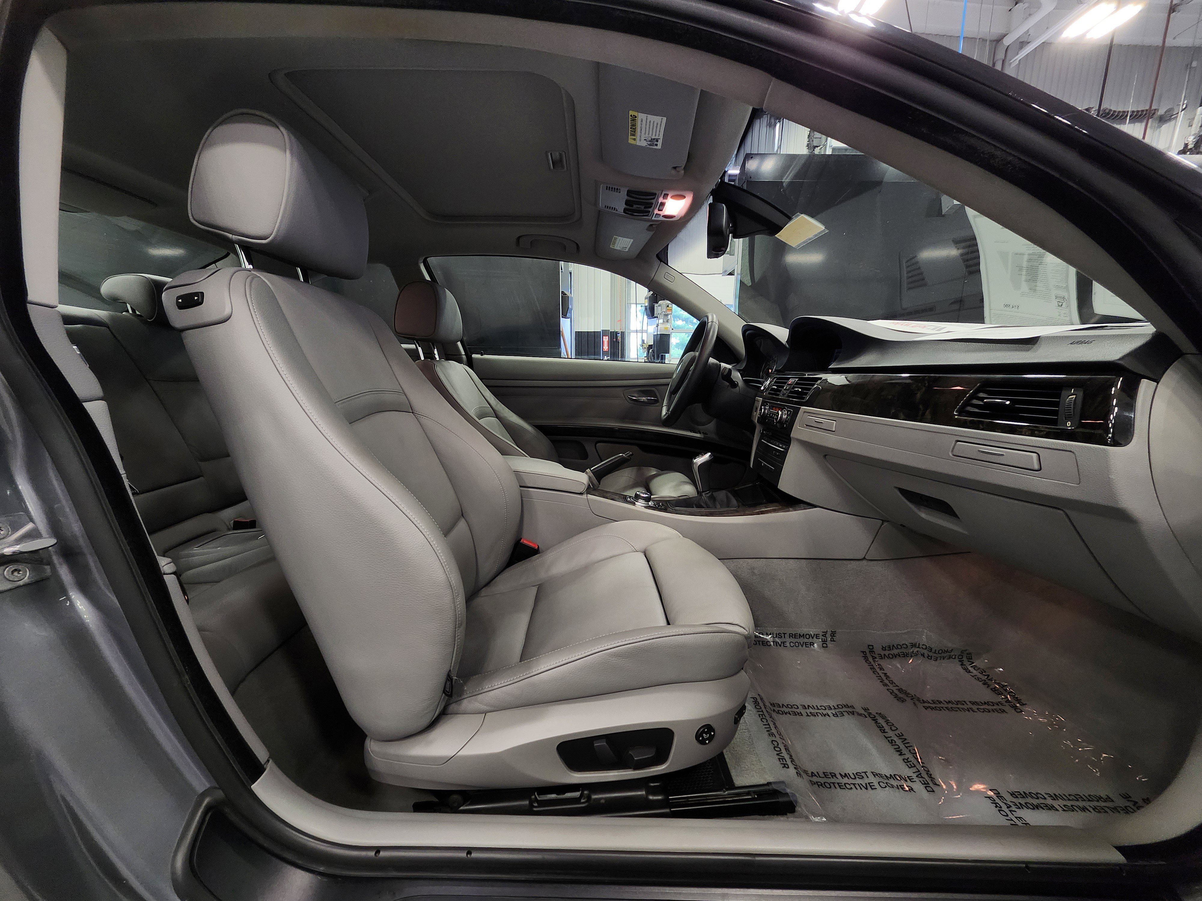 Used 2010 BMW 335i Coupe image 22