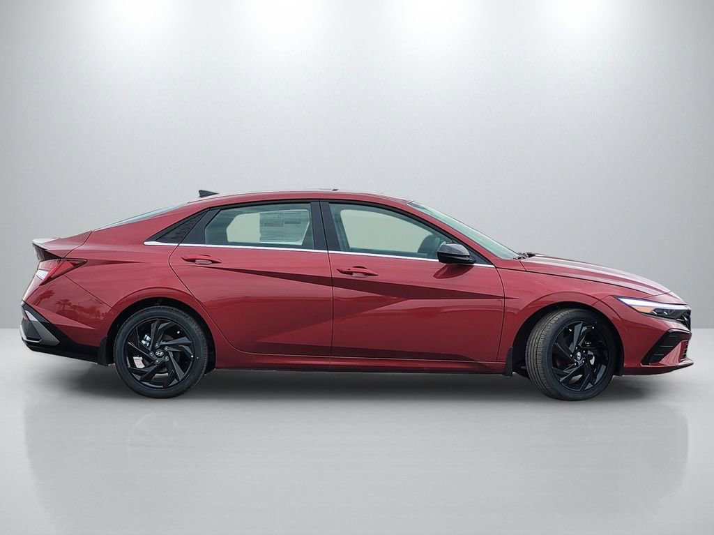 New 2026 Hyundai Elantra SEL Sport image 3