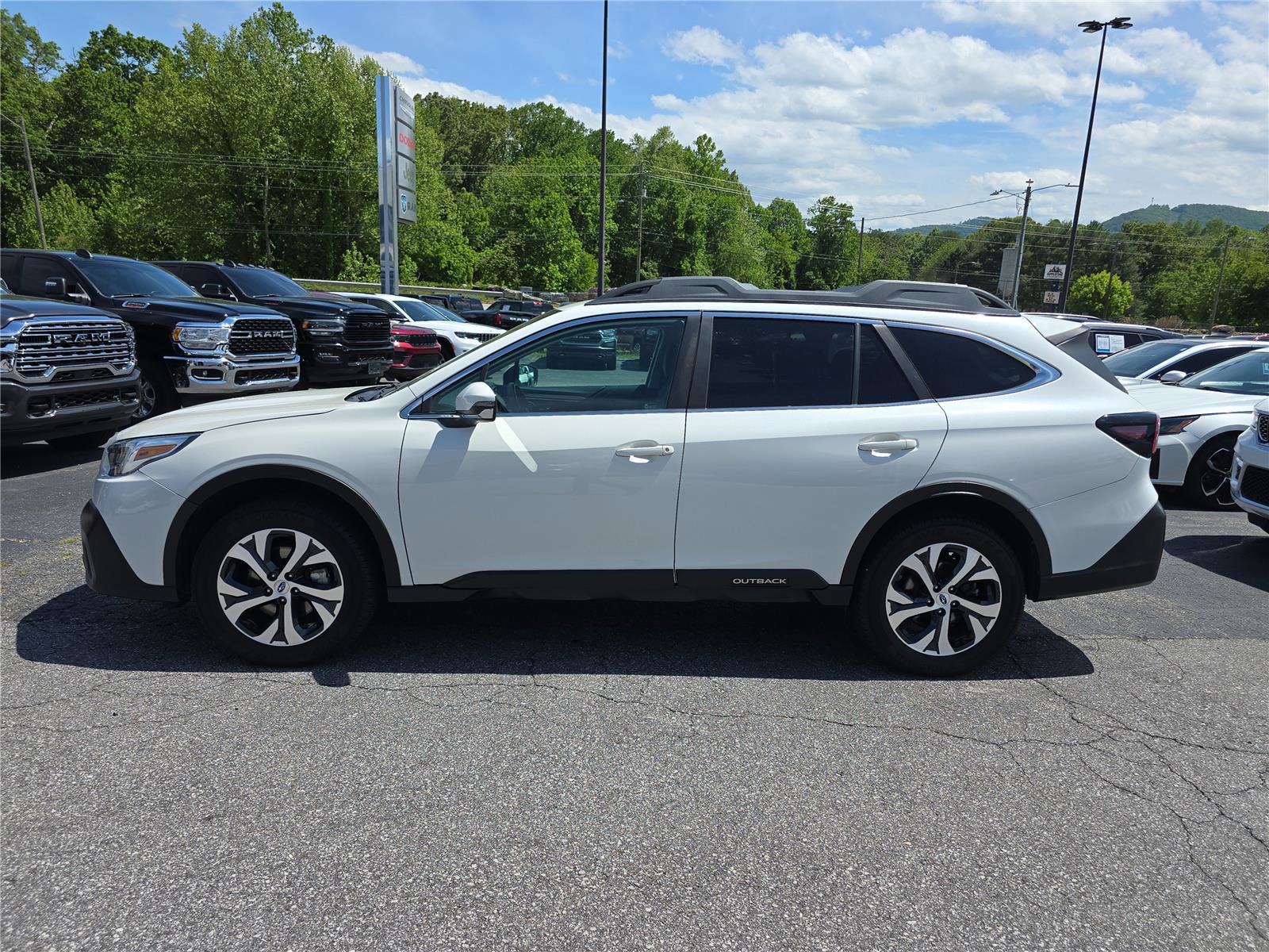 Used 2020 Subaru Outback Limited w/ Tech Package 2 AWD/4WD image 6