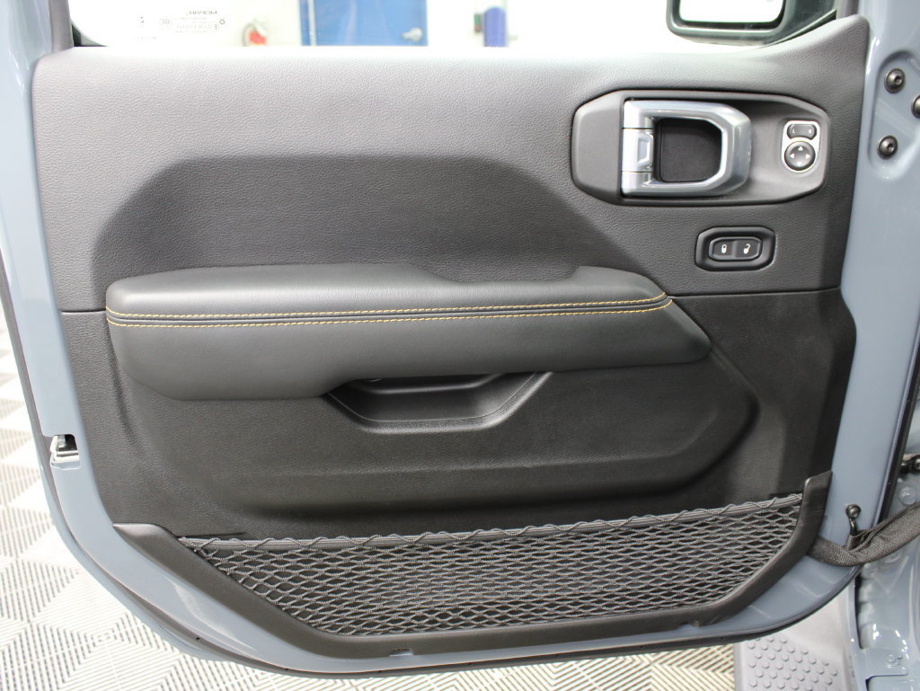 Used 2024 Jeep Wrangler Unlimited Sahara w/ Technology Group AWD/4WD image 63