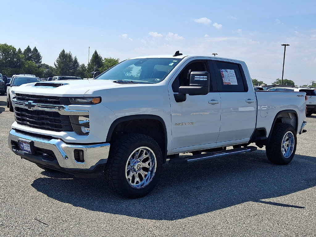 Used 2025 Chevrolet Silverado 2500 LT w/ Convenience Package AWD/4WD image 6