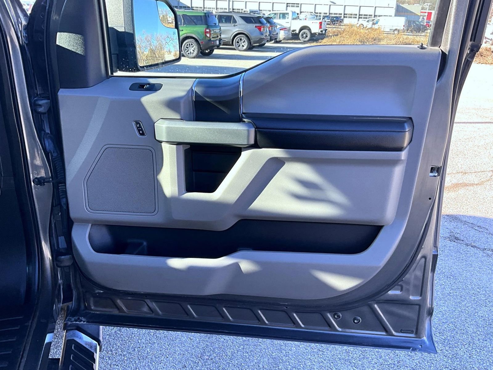 Used 2016 Ford F150 XLT w/ Equipment Group 302A Luxury image 17