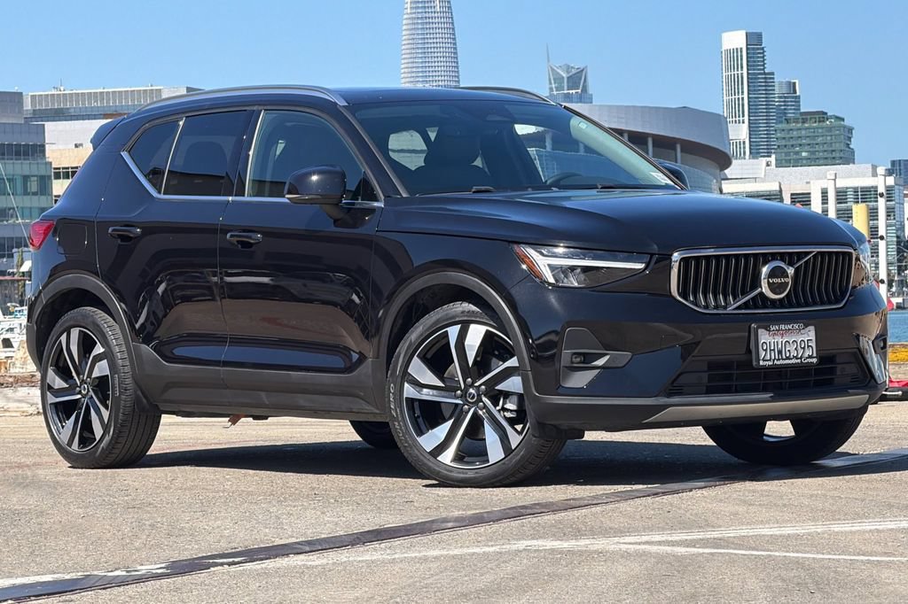 Certified 2023 Volvo XC40 B5 Ultimate w/ Protection Package Premier