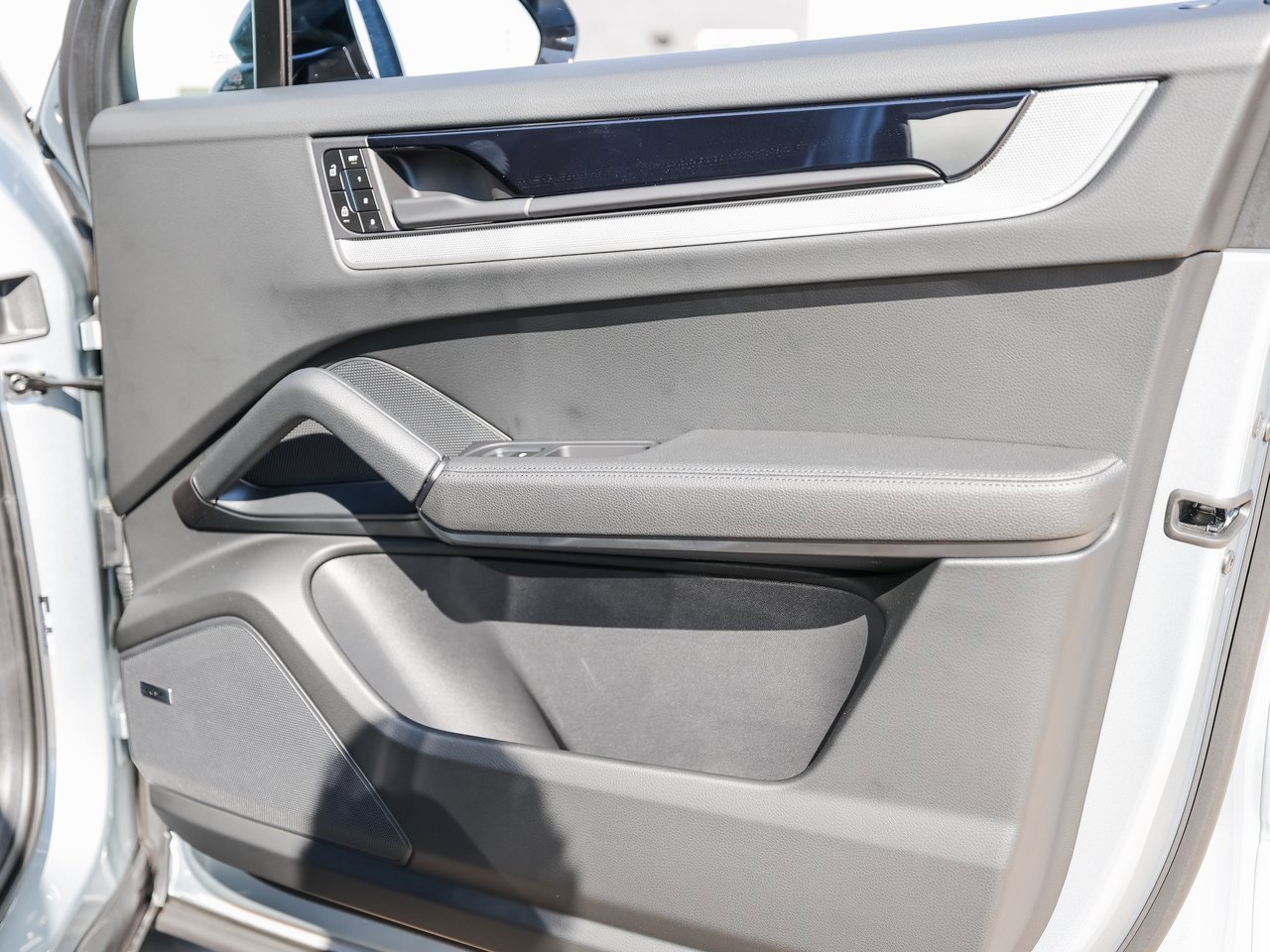 New 2026 Porsche Cayenne E-Hybrid image 26