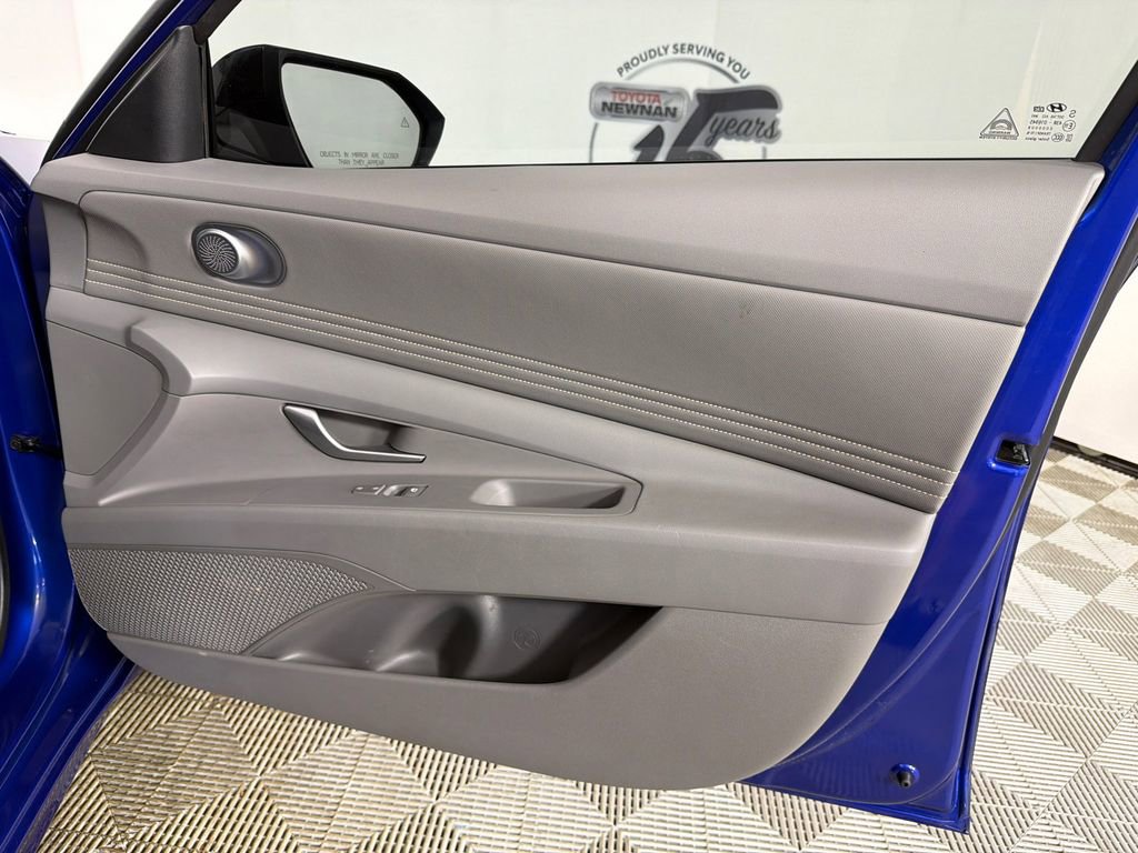 Used 2025 Hyundai Elantra Sport image 14