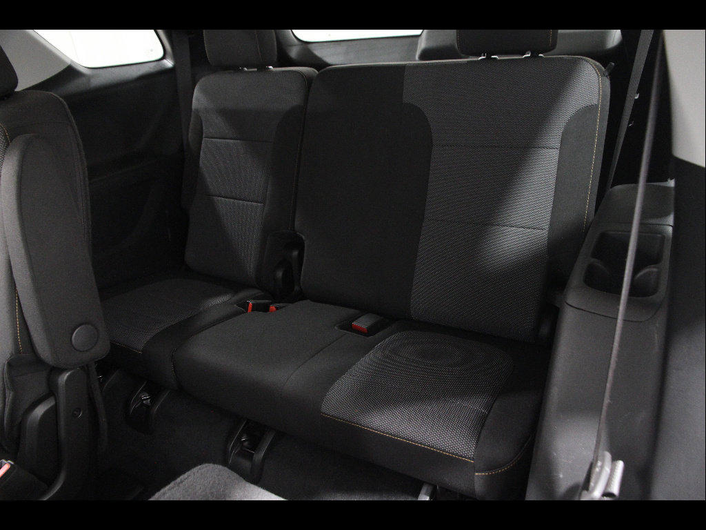 Used 2021 Chevrolet Traverse LT image 20