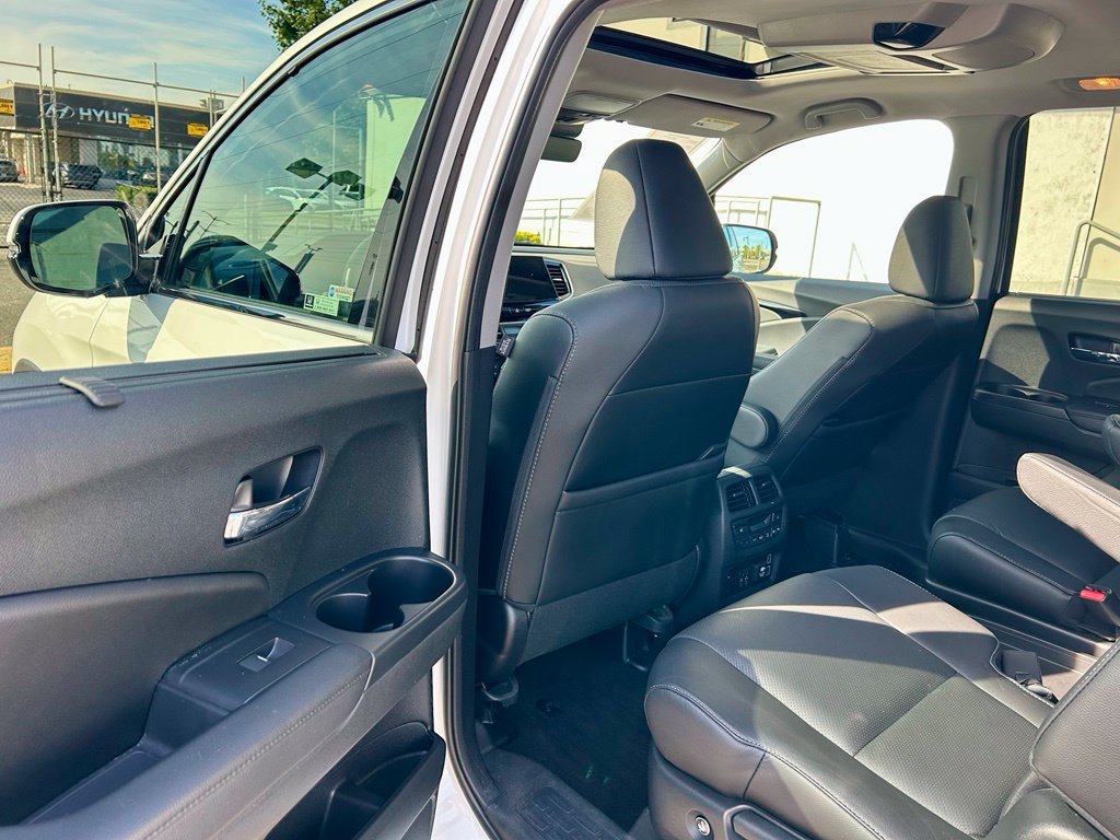 Used 2022 Honda Pilot Elite image 11