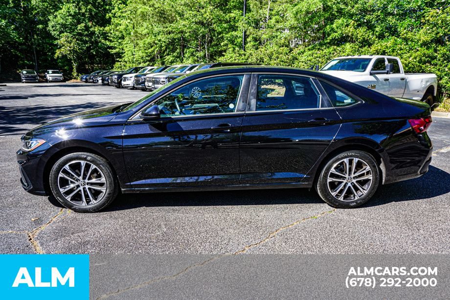 Used 2025 Volkswagen Jetta Sport FWD image 6