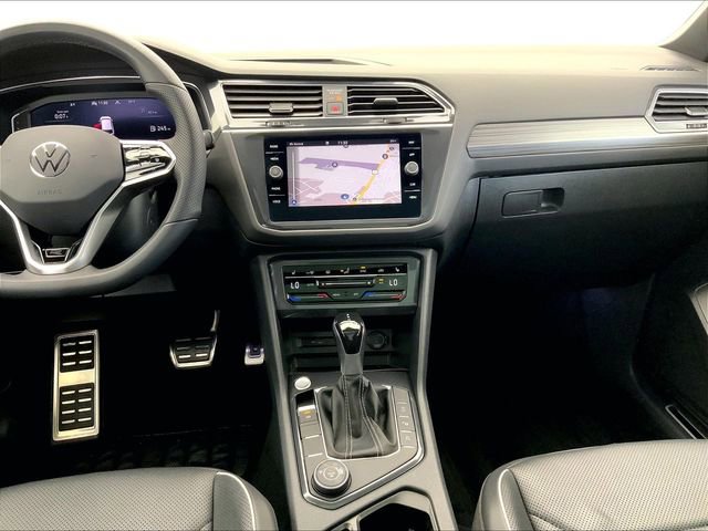 Certified 2022 Volkswagen Tiguan SEL R-Line image 6