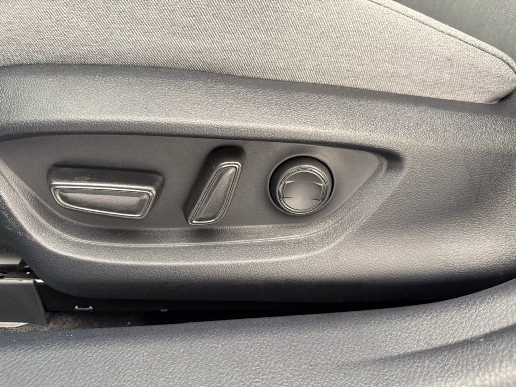 Used 2025 Toyota Camry LE w/ Convenience Package AWD/4WD image 29