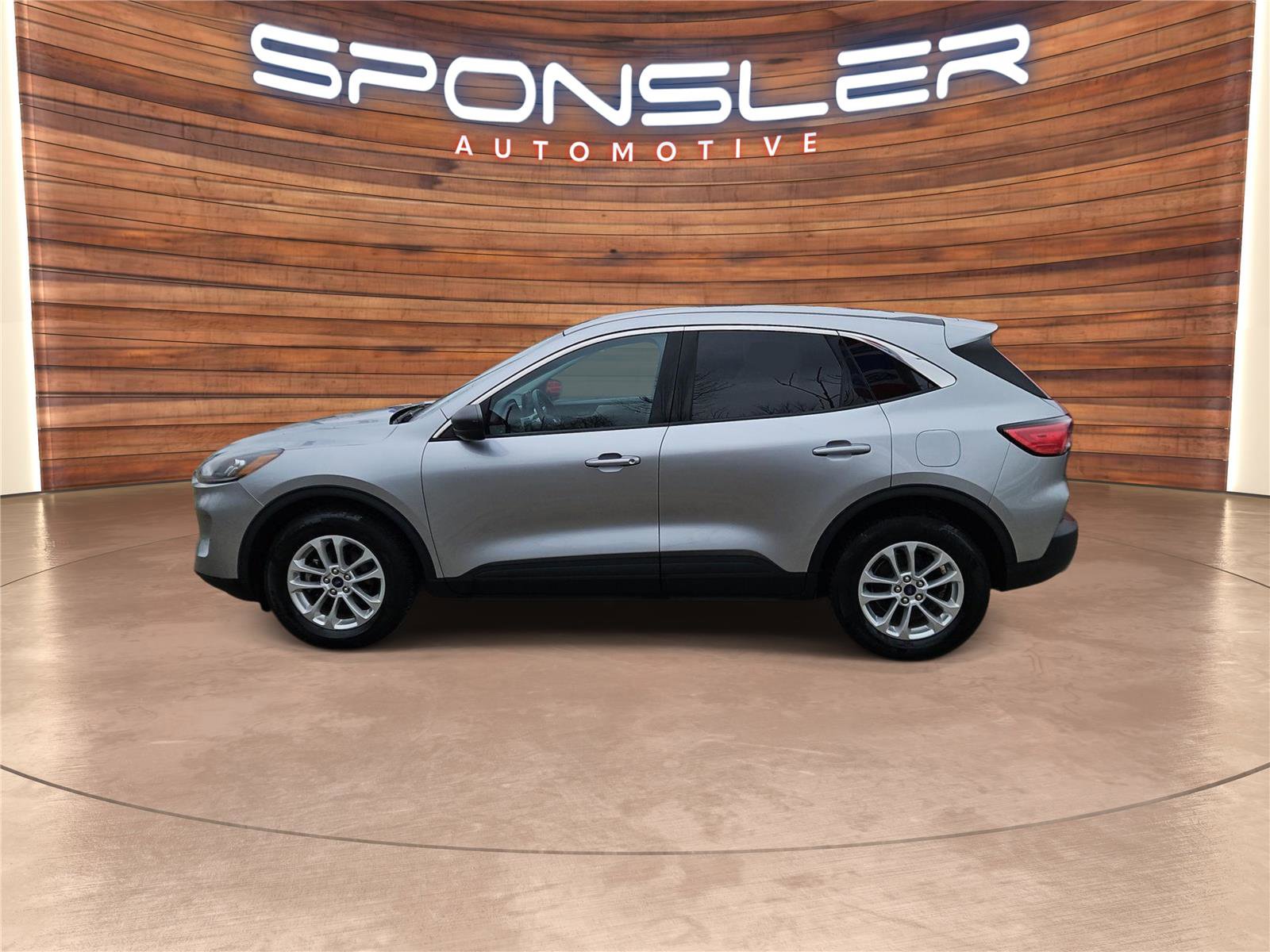 Used 2022 Ford Escape SE w/ Convenience Package image 2