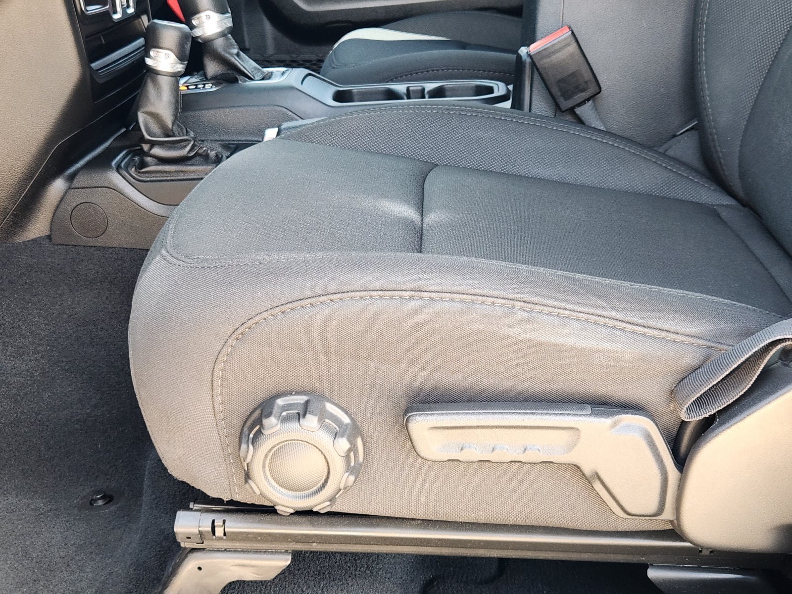 Used 2022 Jeep Gladiator Sport AWD/4WD image 33