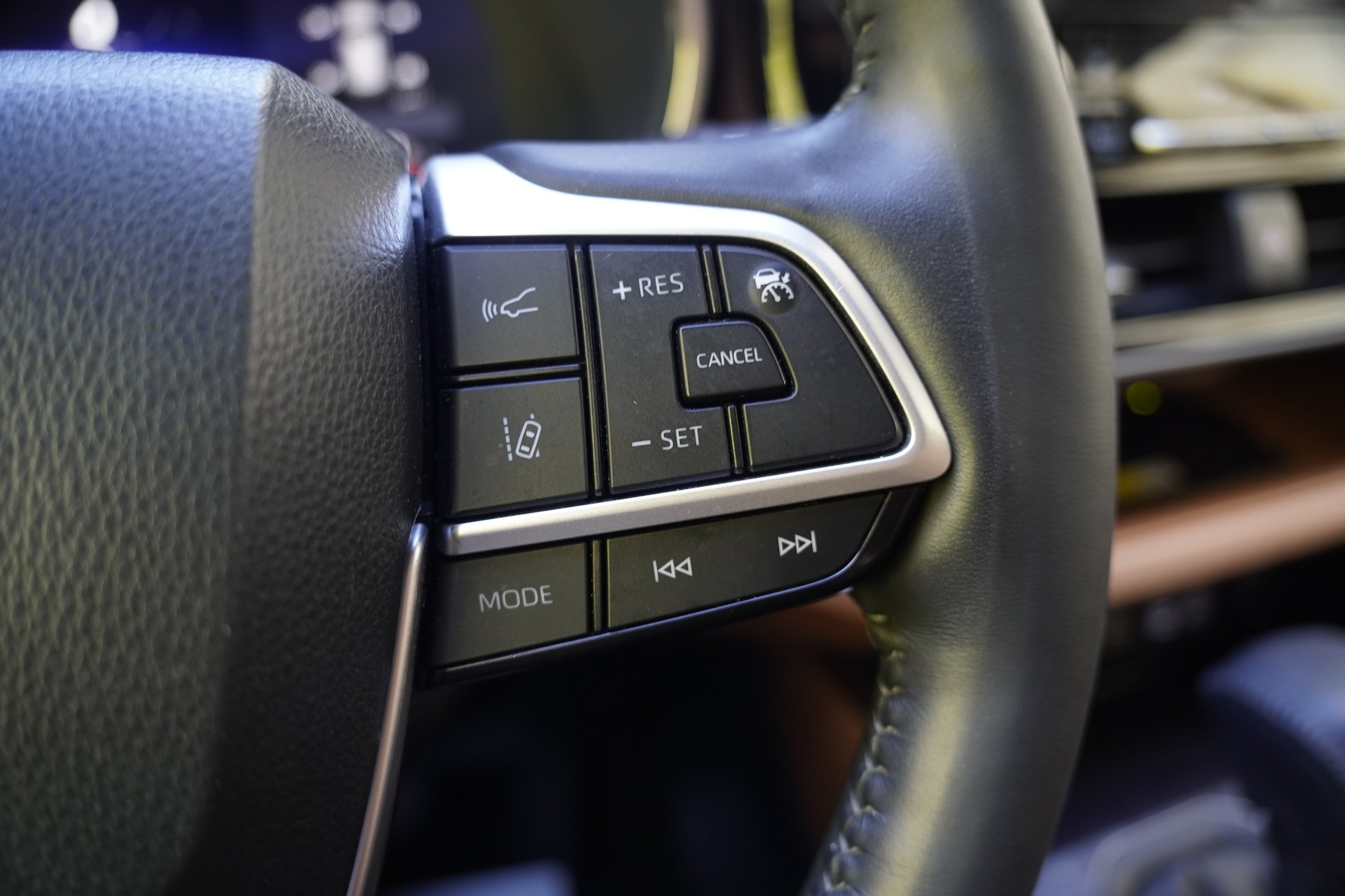 Used 2023 Toyota Highlander Platinum AWD/4WD image 19