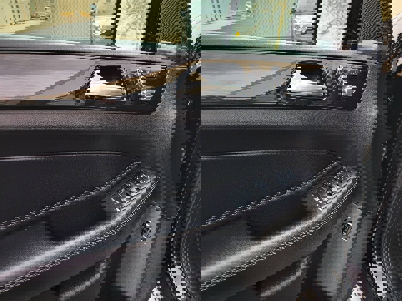 Used 2018 Mercedes-Benz GLE 350 w/ Premium 1 Package image 13