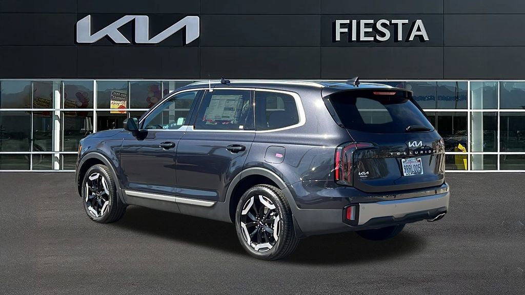 Used 2025 Kia Telluride EX w/ EX Captain's Chair Package image 3