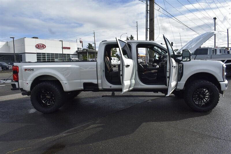 Used 2024 Ford F350 Platinum image 38