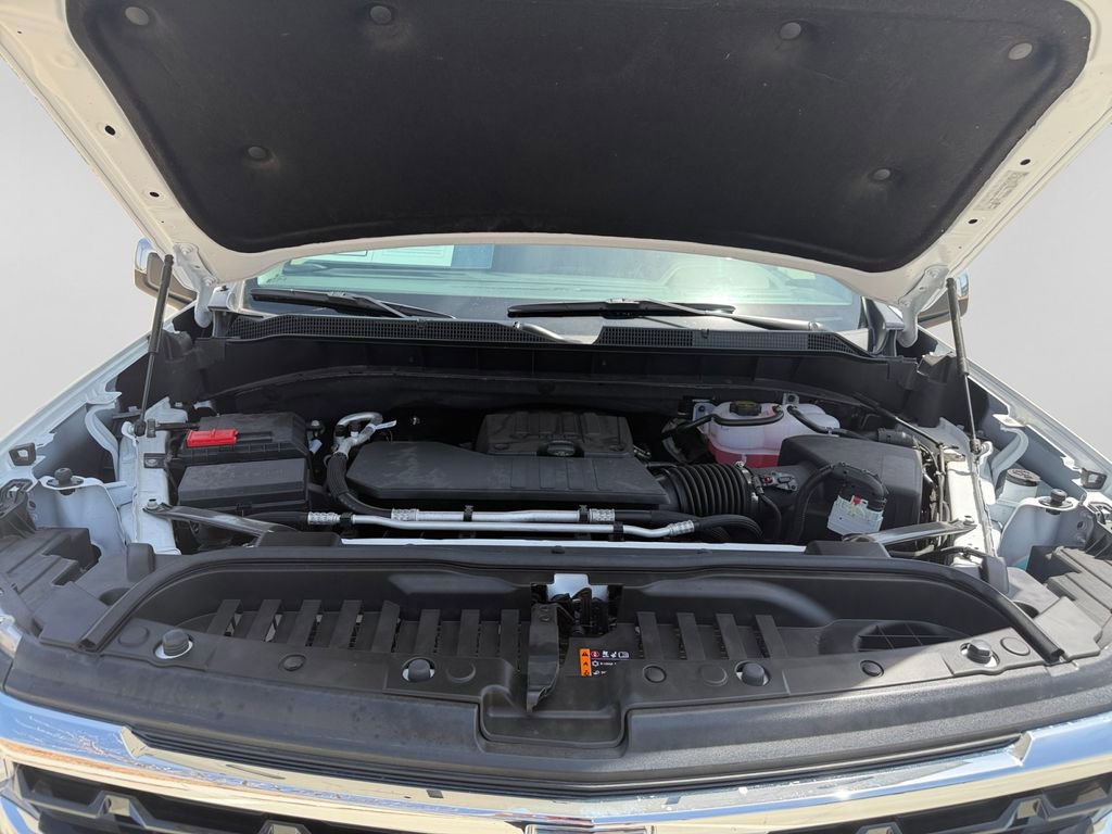 Used 2025 Chevrolet Silverado 1500 LT image 9