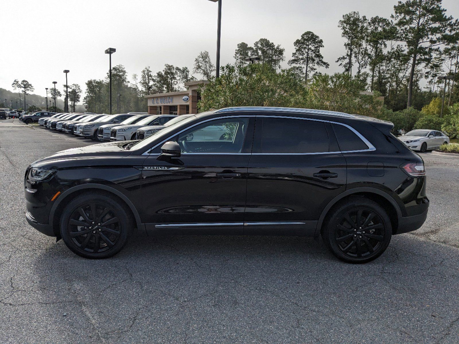 Certified 2023 Lincoln Nautilus Reserve w/ Monochromatic Package image 8