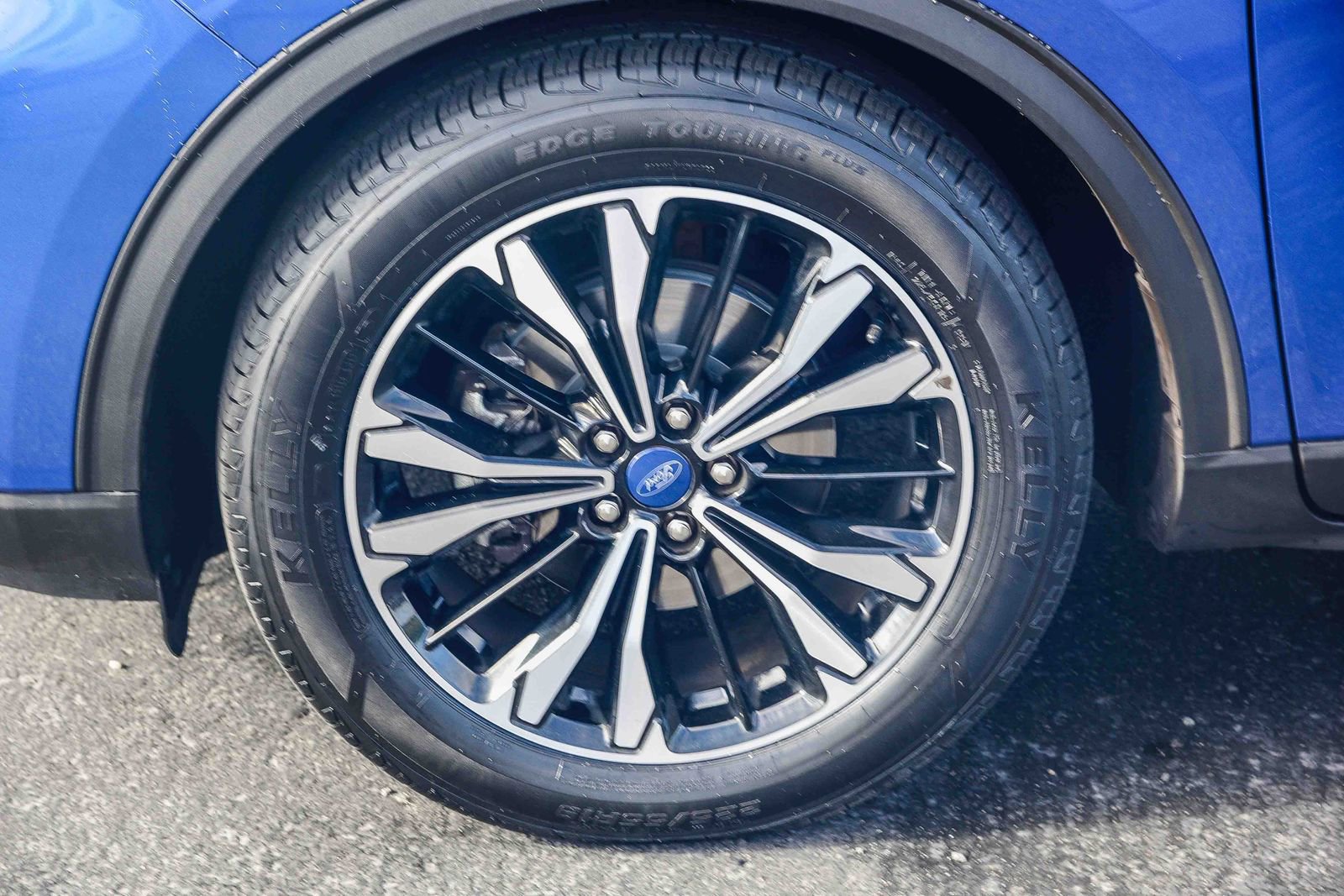 Certified 2022 Ford Escape SE w/ SE Sport Appearance Package image 9