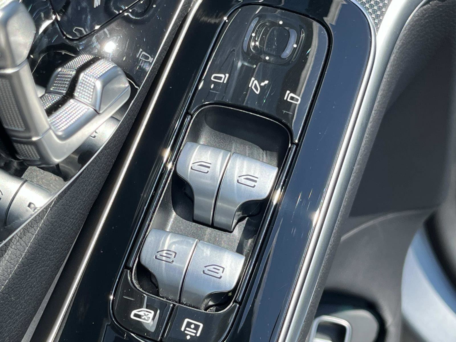 Certified 2023 Mercedes-Benz S 500 4MATIC image 18