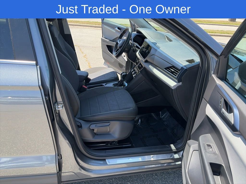 Used 2023 Volkswagen Taos SE FWD image 14