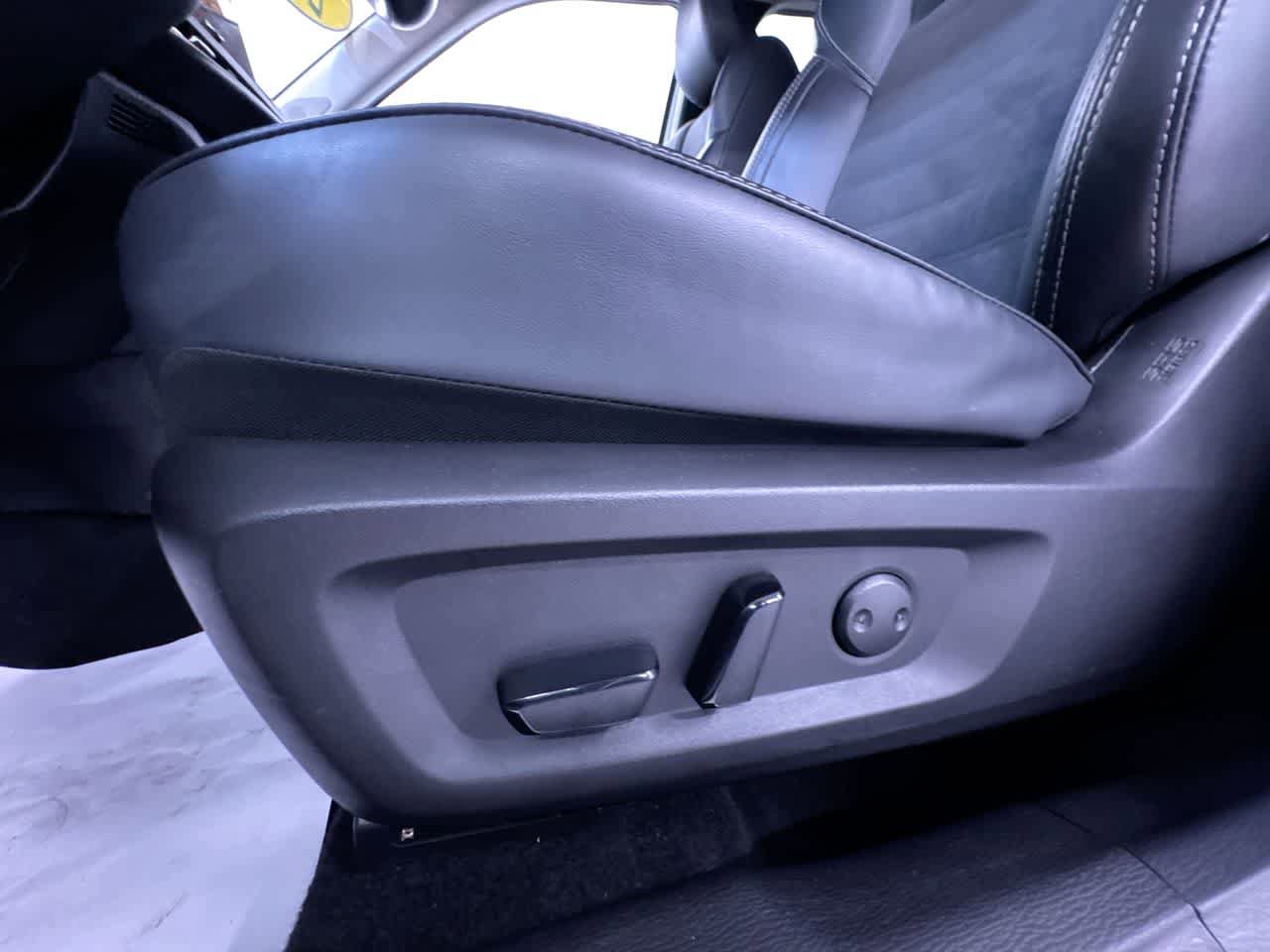 Used 2025 Mitsubishi Outlander SE FWD image 13