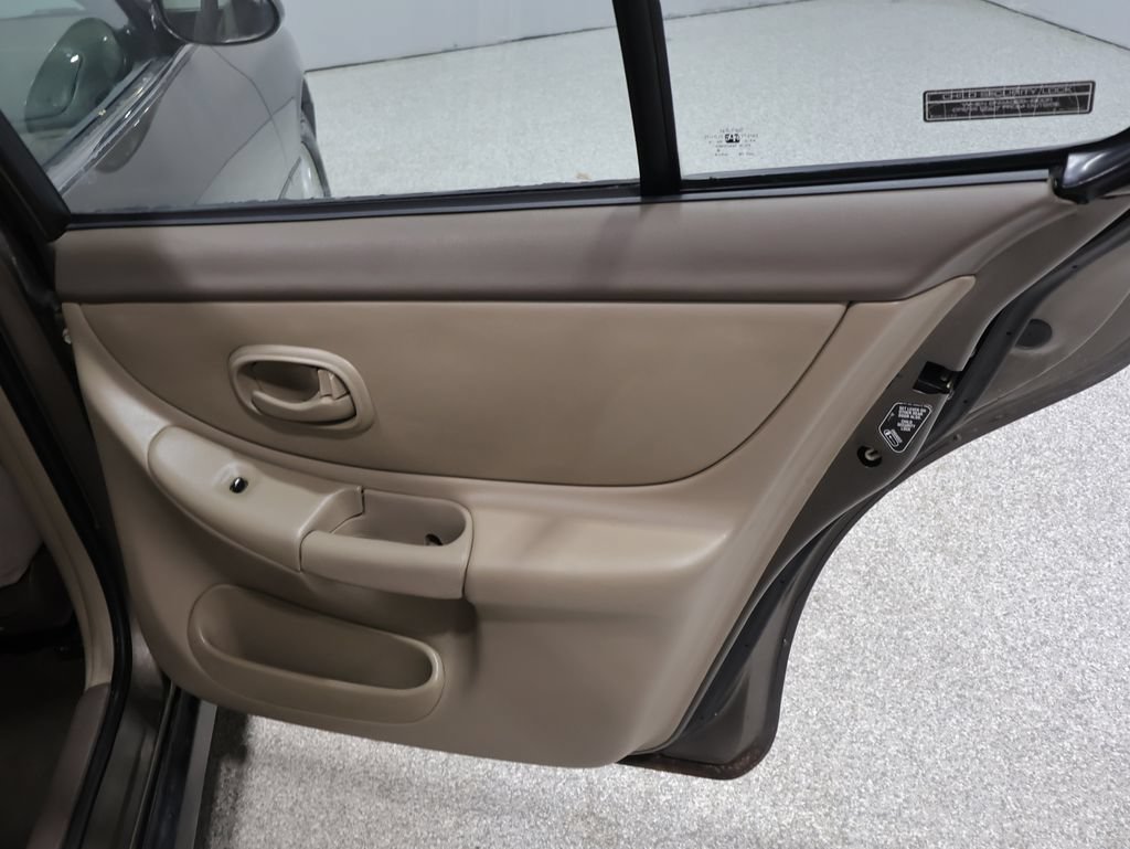 Used 2000 Oldsmobile Intrigue GL FWD image 21
