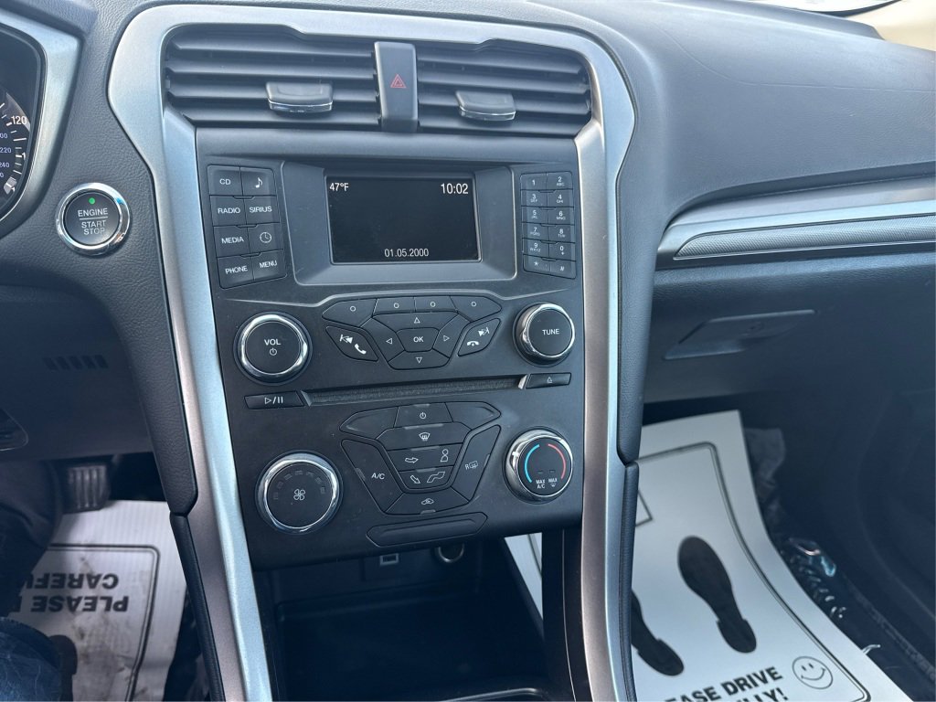 Used 2017 Ford Fusion SE image 20