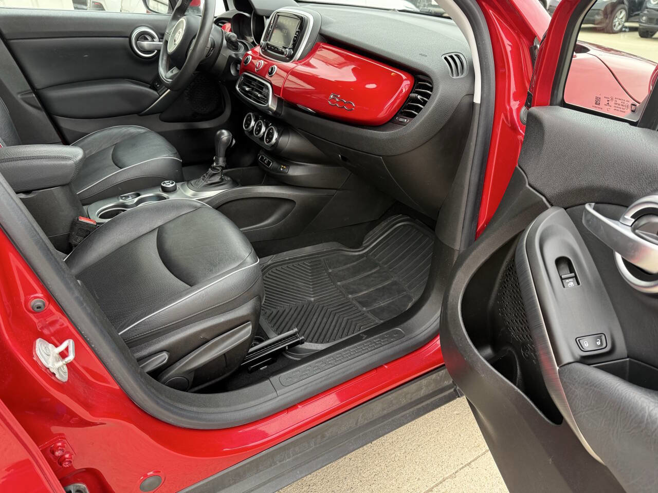 Used 2016 FIAT 500X Lounge image 11