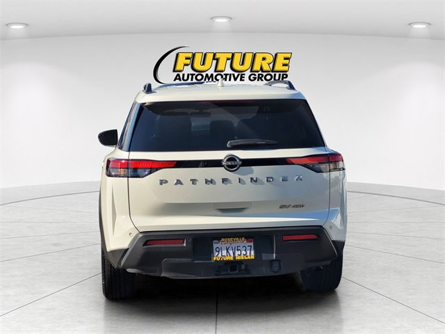 Used 2024 Nissan Pathfinder SV w/ SV Premium Package image 8