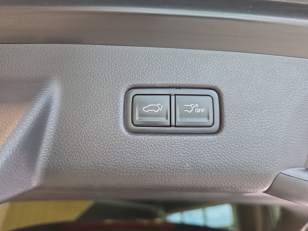 Used 2024 Kia Carnival EX image 41