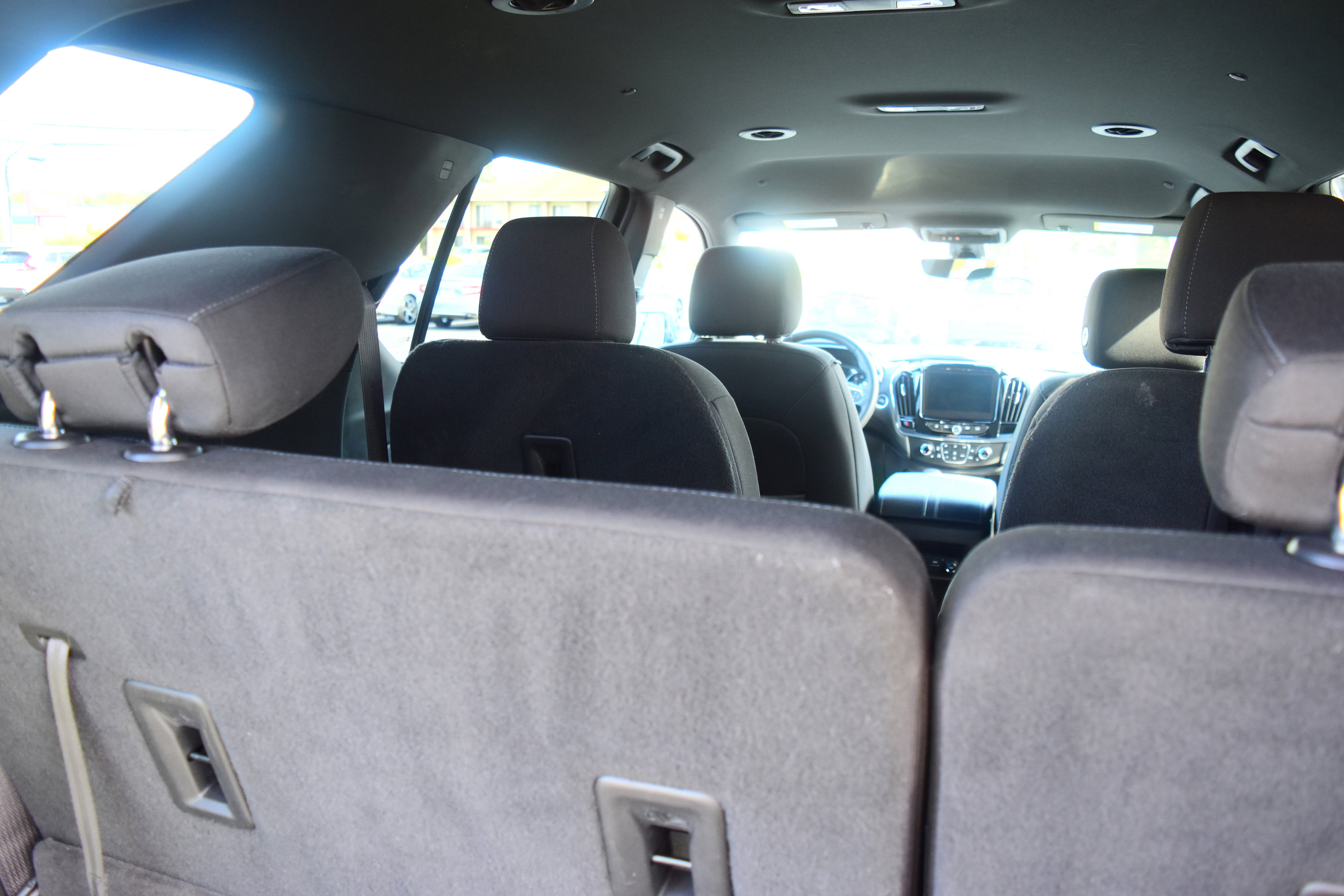 Used 2023 Chevrolet Traverse LT w/ Rear Camera Mirror Package image 11