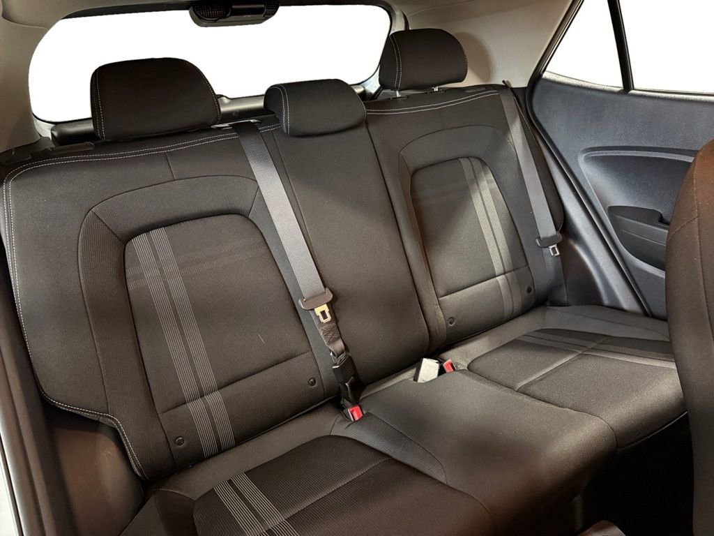 Used 2023 Hyundai Venue SEL FWD image 12