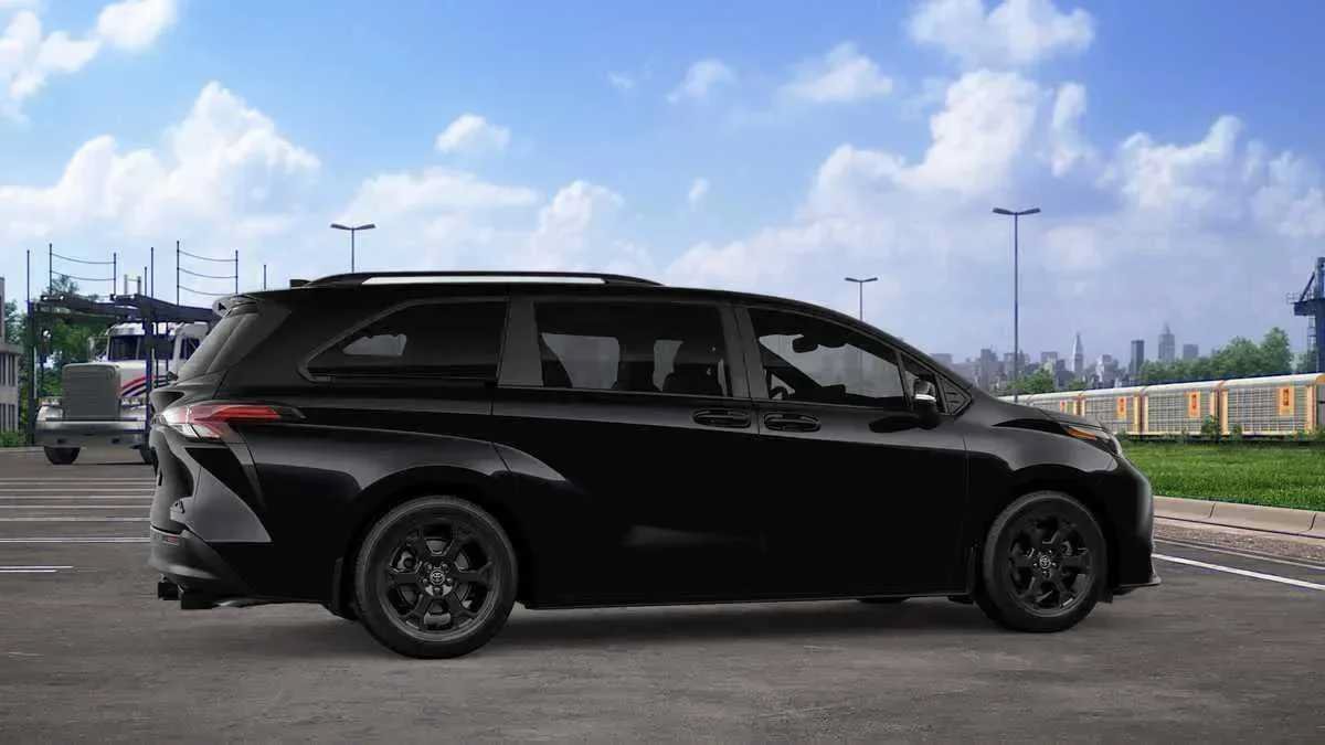 New 2026 Toyota Sienna XLE Woodland Edition AWD/4WD image 13