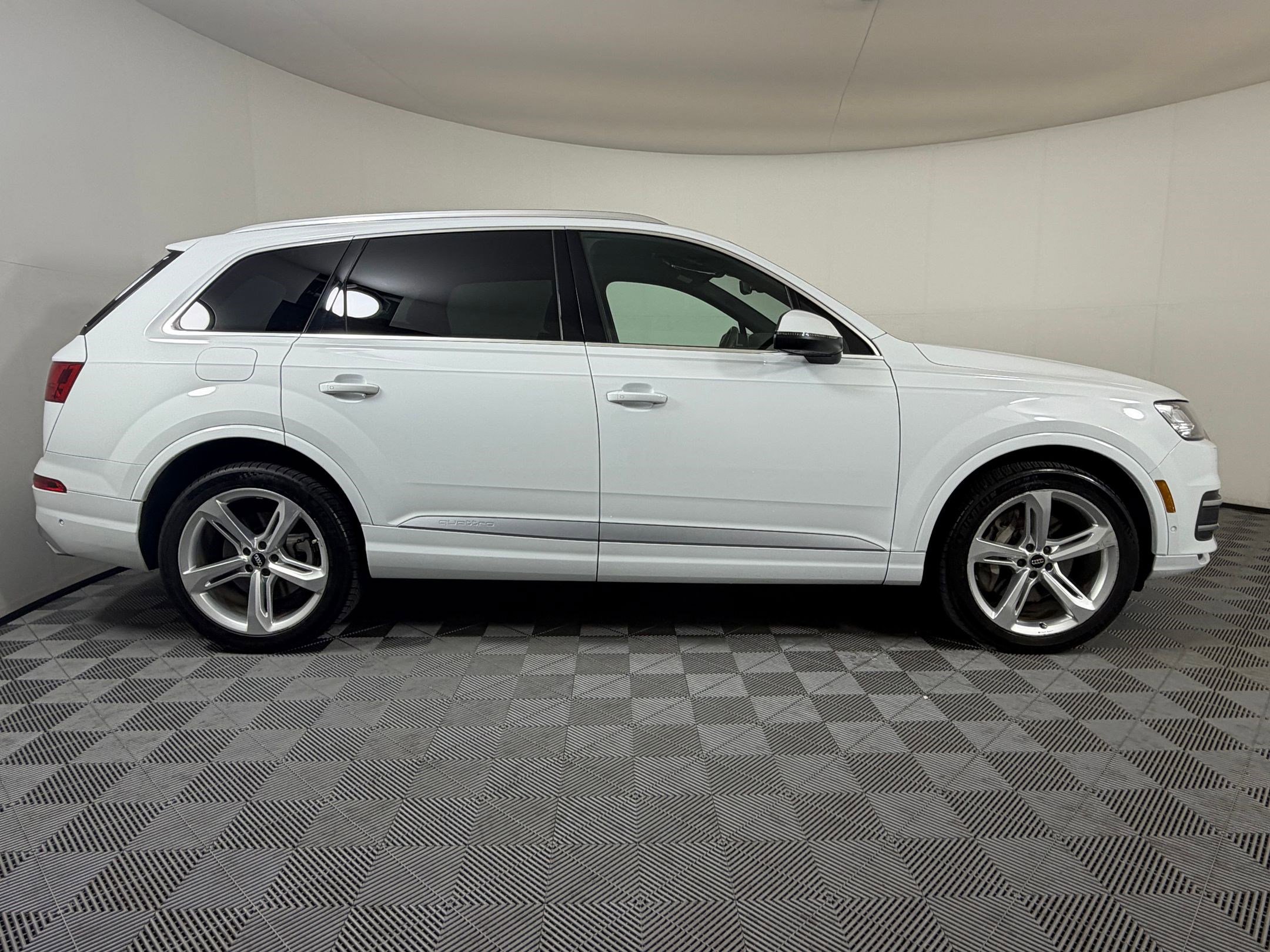 Used 2019 Audi Q7 3.0T Prestige w/ Prestige Package AWD/4WD image 8